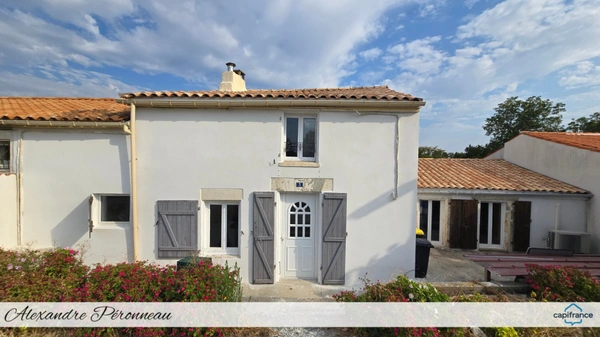 🏡 Maison de ville rénovée avec jardin – Proche La Rochelle – Secteur Usseau