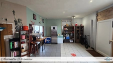Maison avec fort potentiel commercial et habitation – Emplacement stratégique – Jardin 330 m² AYTRE (17)