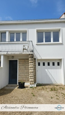 Appartement Duplex T3 avec terrasse, grand jardin privatif 100 m² et garage – petite copropriété sans charges