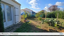 VOUILLÉ-LES-MARAIS – MAISON DE PLAIN-PIED – 2 CHAMBRES – GARAGE – JARDIN