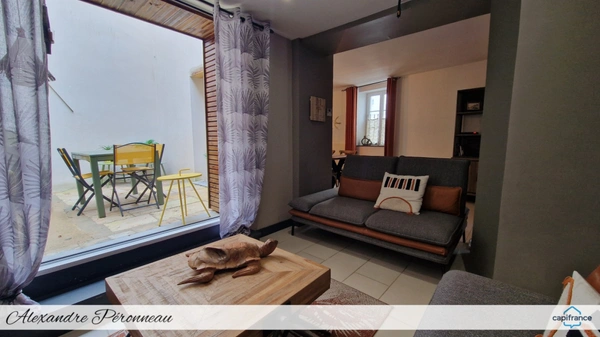 Charmante maison en pierre 180 m², 4 chambres NUAILLE D'AUNIS (17) + Appartement duplex 44 m²