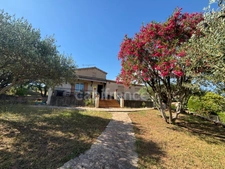 Maison de plain-pied de 240 m² à vendre LE CANNET DES MAURES (83), parcelle constructible détachable !!
