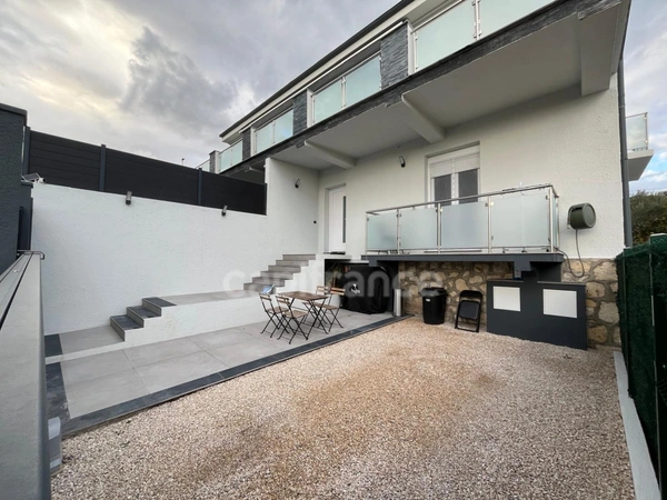 Appartement à vendre 3 pièces ANTIBES (06), aucune charge de copropriété, terrasse, place de parking privative !!