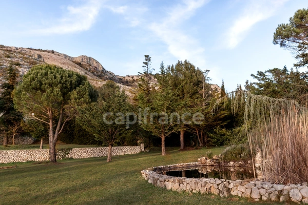 Propriete à vendre 6 pièces GOURDON (06), vue mer, jardin de 6000 m², garage...