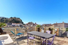 Duplex en dernier étage à vendre 3 pièces Cassis, vue mer, aucune charge de copropriété, stationnement !!