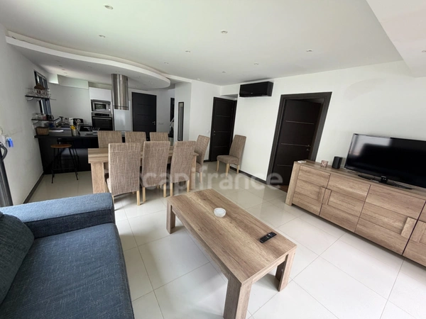 Maison à vendre 4 pièces SAINT AYGULF (83), piscine, jacuzzi,2 terrasses, jardin