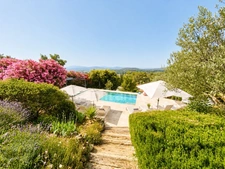 Maison à vendre 6 pièces LA MOTTE (83), 4 chambres, piscine, jardin paysagé  de 1980 m²