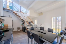 Duplex en dernier étage à vendre 3 pièces Cassis, vue mer, aucune charge de copropriété, stationnement !!