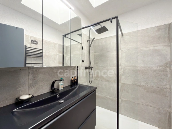 Appartement à vendre 3 pièces CANNES (06), dernier étage, pleine vue mer !!