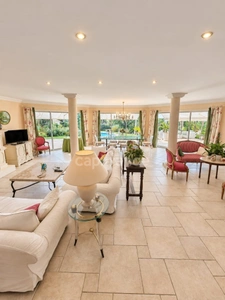 Propriete à vendre 6 pièces SAINT RAPHAEL (83)
