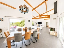 Maison à vendre 6 pièces LA MOTTE (83), 4 chambres, piscine, jardin paysagé  de 1980 m²