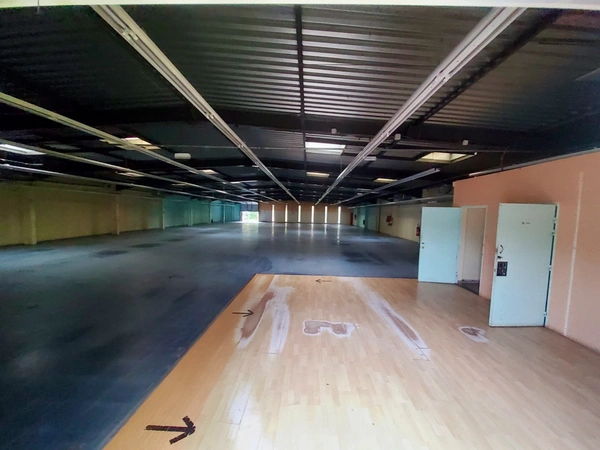 Local commercial + terrain constructible à Evreux