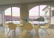 En Corse sur la commune de Calvi,Belle villa T5+dépendance offrant vue sur la Baie.
