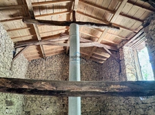 Propriété agricole avec 4 granges - 16 ha de terrains - LABOULE (07)