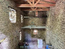 Propriété agricole avec 4 granges - 16 ha de terrains - LABOULE (07)