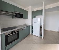 CAP D’AGDE – CENTRE-PORT | Résidence ICONIC : T3 de standing modulable en suite parentale avec 2 WC, vie tout à pied et stationnement XXL uniq