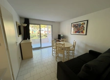 FURNISHED APARTMENT WITH CLOSED CABIN – 10 SQM LOGGIA – POOL & PARKING – CAP D'AGDE