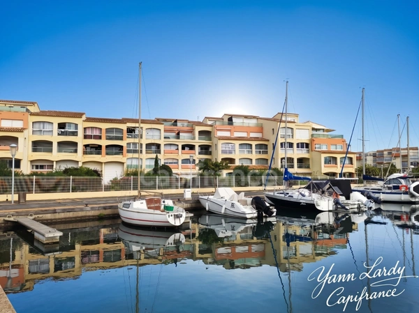 T2 de 36 m² avec loggia et vue port — Secteur Saint-Martin