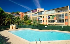 Cap d’Agde – Secteur Richelieu : Appartement T2 au 3ème et dernier étage avec parking et piscine