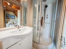 ⚓ RARE & PRIVILÉGIÉ : VÉRITABLE MARINA AVEC ANNEAU D’AMARRAGE PRIVATIF AU PIED DU BIEN – PROCHE CENTRE-PORT ⚓