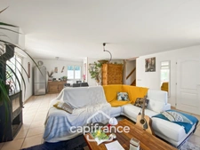 Maison familiale d'environ 100 m2 avec piscine, terrain arboré et grand garage au calme de la campagne ardéchoise