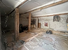 Maison d'environ 120 m2 avec plus de 2,2 hectares de terrain et un potentiel d'agrandissement exceptionnel – Saint-Jean-de-Muzols