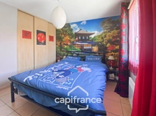 Maison familiale d'environ 100 m2 avec piscine, terrain arboré et grand garage au calme de la campagne ardéchoise
