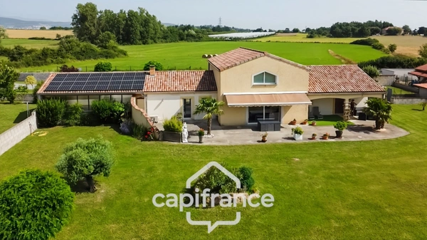 Maison de standing à Vernosc-lès-Annonay – Beaux volumes et parc arboré de plus de 3 000 m².