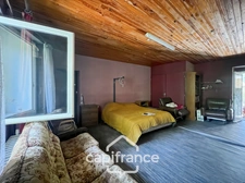 Maison d'environ 120 m2 avec plus de 2,2 hectares de terrain et un potentiel d'agrandissement exceptionnel – Saint-Jean-de-Muzols