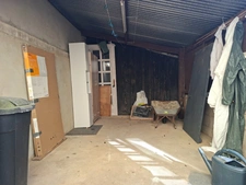 Habitation ancienne agrandie, entièrement rénovée avec gout, au cœur des Alpes Mancelles, écoles et commerces au pied, aucun travaux à prévoir. 
