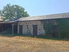 Longère au milieu de champs, Proche Saint Léonard des Bois, 1500 à 7000 m2 terrain sans supp prix, combles aménageables.
