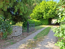 Habitation longère 7 pièces, garage, atelier, et 3 carports , au calme, dans hameau, proche Fresnay sur Sarthe et Ancinnes, 3min A28 & Gare