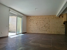 Maison en pierre, rénovée au centre village de ANCINNES, 4 CHAMBRES, jardin clos ensoleillé