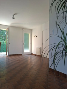 Maison évolutive, secteur la Ferté Macé, 3 chambres, sur sous sol, parc de 3000 m2 arboré et clos.