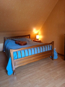 Habitation longère 7 pièces, garage, atelier, et 3 carports , au calme, dans hameau, proche Fresnay sur Sarthe et Ancinnes, 3min A28 & Gare
