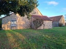 Longère + dépendance + grange, 3000m2 terrain clos, proche de ST CENERI LE GEREI & à 10 MIN ALENCON- Commerces et écoles à moins de 7 min.