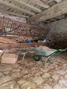 Fermette habitation 180 m2 habitable, et nombreuses dépendances à rénover. Moins de 10min d'Alencon, 4 min de St Ceneri le Gérei.