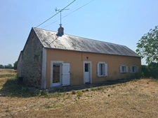Longère au milieu de champs, Proche Saint Léonard des Bois, 1500 à 7000 m2 terrain sans supp prix, combles aménageables.