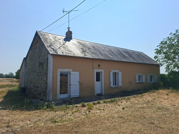 Longère au milieu de champs, Proche Saint Léonard des Bois, 1500 à 7000 m2 terrain sans supp prix, combles aménageables.