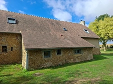 Ensemble longère rénovée et ses dépendances, fond impasse, au calme, entre Mamers et Beaumont s/SArthe, 30km Le Mans.