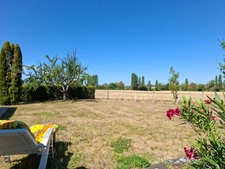 Jolie longère authentique + 170 m2 , sans aucun vis à vis au bord du Perche, entre campagne et forets,  avec dépendance, buchet et cellier, jardin arboré.