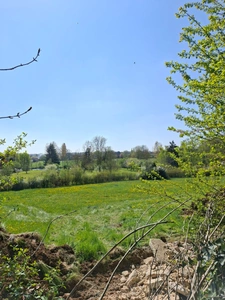Jolie Maison 5 pièces rénovée, Fresnay sur Sarthe, et Bâtisse en pierre, hangar avec jardin.
