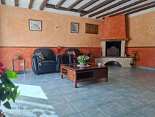 Propriété 7 pièces, garage, atelier, et 3 carports , au calme, dans hameau, proche Fresnay sur Sarthe et Ancinnes, 3min A28 & Gare