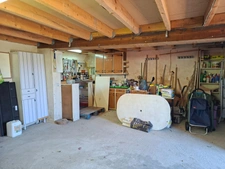 Jolie longère authentique + 170 m2 , sans aucun vis à vis au bord du Perche, entre campagne et forets,  avec dépendance, buchet et cellier, jardin arboré.