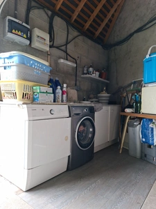 Longère rénovée en 6 pièces,128m2 plancher, double garage,au calme, impasse, au milieu des champs, proche Villaines la Juhel et Pré-en-Pail