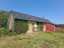 Longère au milieu de champs, Proche Saint Léonard des Bois, 1500 à 7000 m2 terrain sans supp prix, combles aménageables.