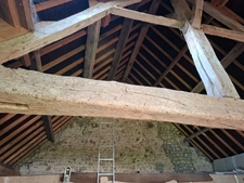 Maison en pierre brute, fond impasse à 15min d'Alençon, accès rapide péage accès LE MANS  35 min, 1h40 PARIS