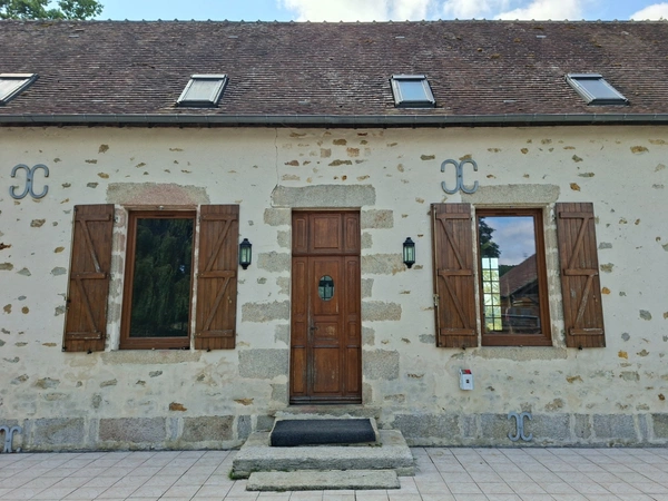 Propriété Corps de Ferme, Bâtisse d'habitation de caractère , nombreuses dependances dont Box, proche ALENCON, LE PERCHE, 2h00 PARIS