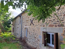 Fermette habitation 180 m2 habitable, et nombreuses dépendances à rénover. Moins de 10min d'Alencon, 4 min de St Ceneri le Gérei.