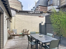 Deauville, proche place Morny, ravissante maison de ville à vendre 3 chambres avec terrasse de 34 m2 bien exposée